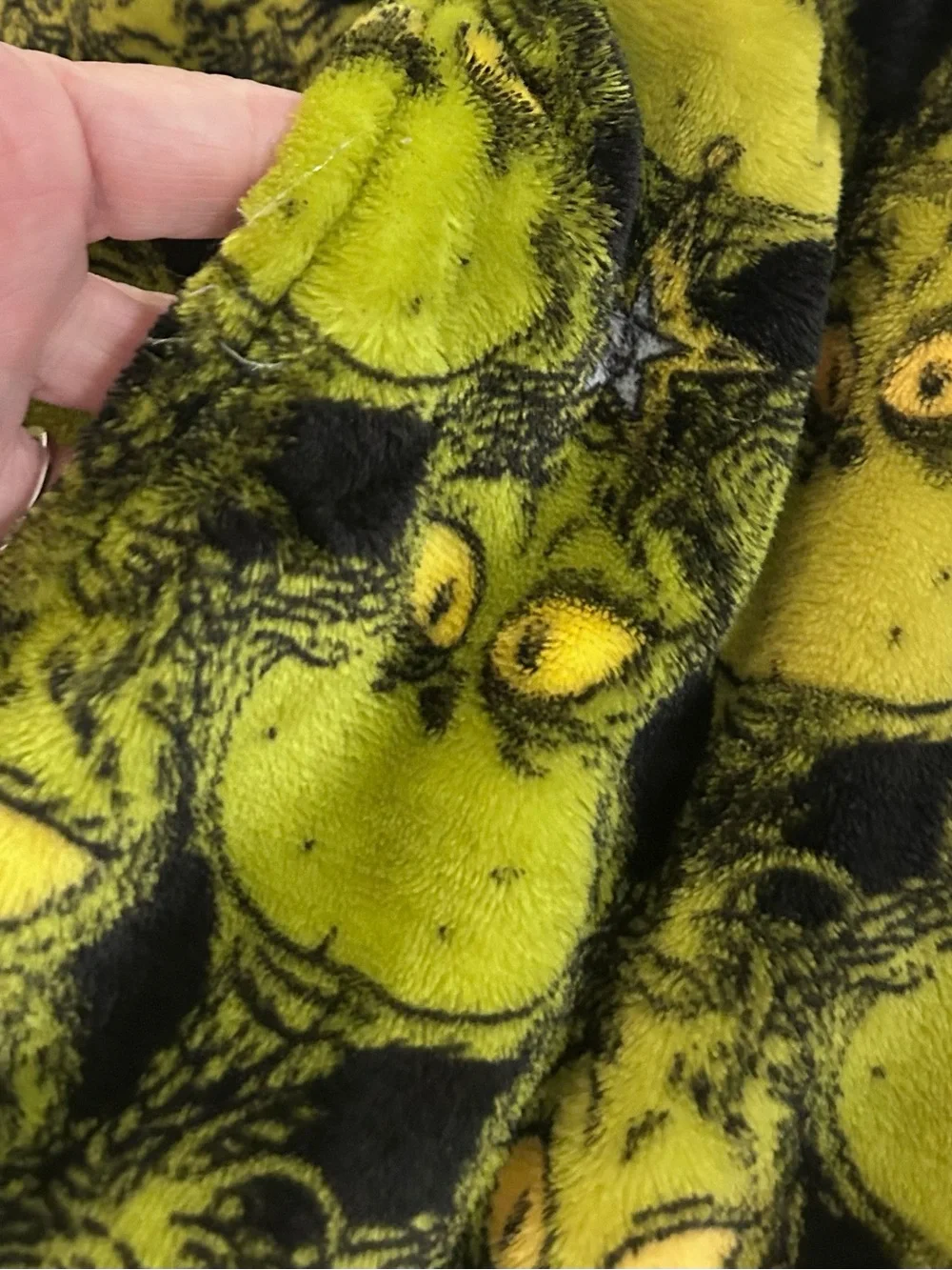Green Grinch-Print Fleece Jogger Pants. Size L